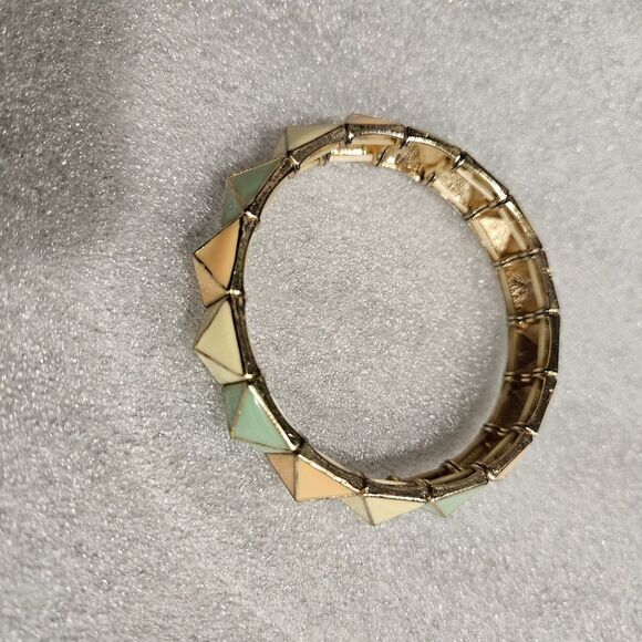 Geometric Pastel Bracelet - Picture 4 of 4